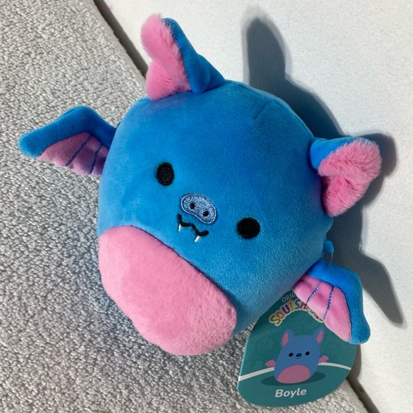 Squishmallows Blue and Pink Boyle Fruit Bat Bat Plush Toy Stuffed Animal - Picture 5 of 13